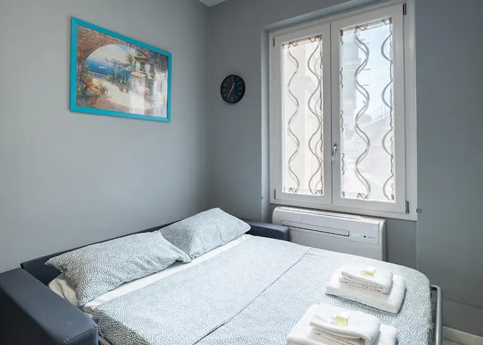 Guesthost - Bouganville's House